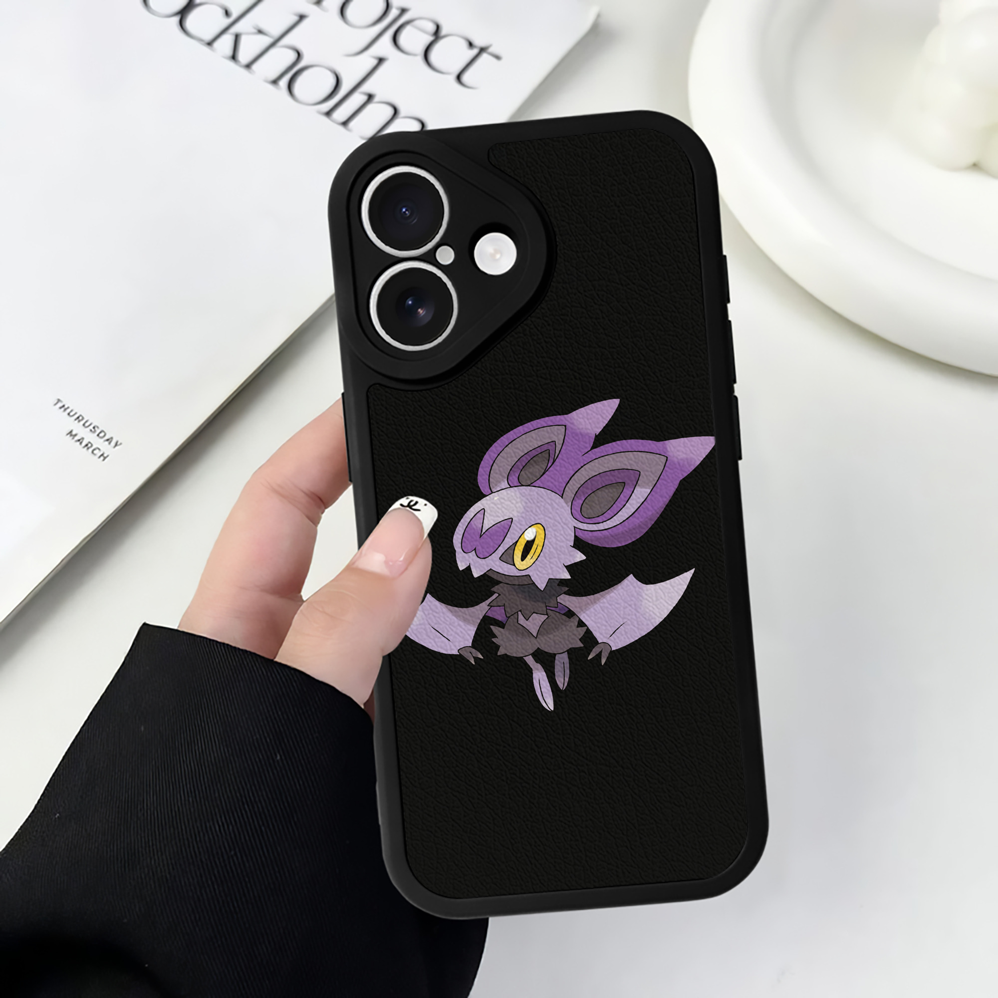 （画像用） ポケットモンスター Pokémon 【iPhone 16シリーズ対応】シリコンスマホケース（レザー調） 材質：シリコン